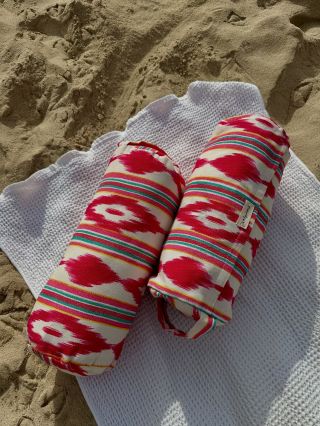Beach pillow with traditional Mallorcan pattern. Practical, easy to store accessory for your holiday ⛱️ €24 / 590czk...
